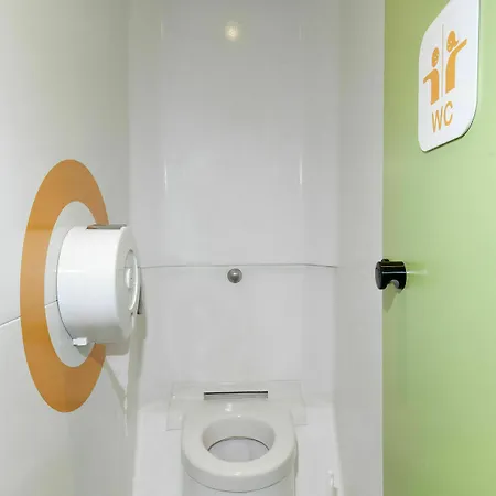 欧洲特拉斯堡蓬徳f1酒店 酒店 *